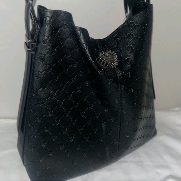 NWT RARE!!!Betsey Johnson Skull Embossed Millie Hobo bag - Picture 7 of 11